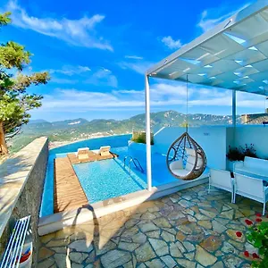 Aparthotel Zeus Throne
