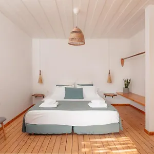 Sirens Beach Houses * Marathias
