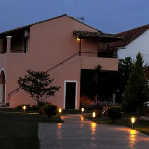 Biscoutsis & شقة فندقية 2*