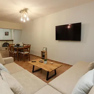 Yiasemi Maison
