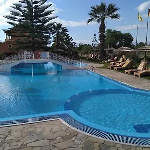 Hellens Village Ξενοδοχείο με διαμερίσματα *