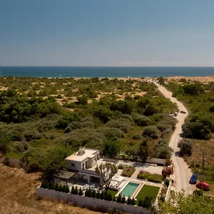 Flamingo - 4 Bedrooms - Private Pool - Next To Renowned Issos & Korission Villa Línia