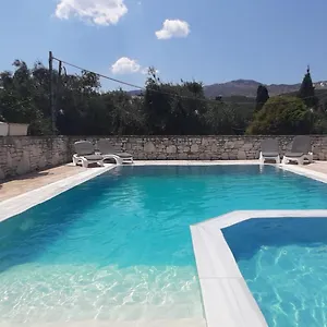 Villa Petrino - Flat Location Within Kassiopi. Sleeps 8 Kassiopi