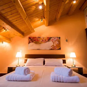 Attic Flat At San Giacomo Square-corfu Town