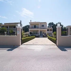 Riviera House By Hotelius