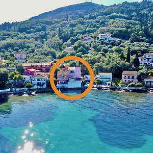 Seafront Ourania Apartment Mesongi