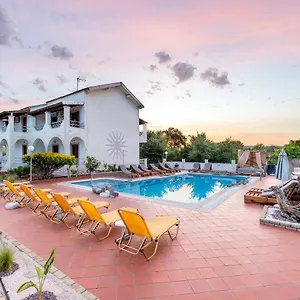 アパートホテル Del Sol Corfu