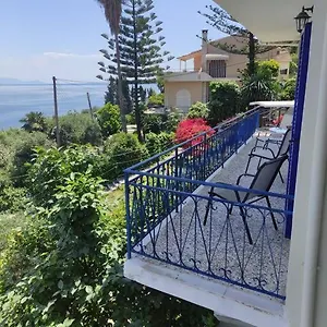 Holiday home Blue And White 3