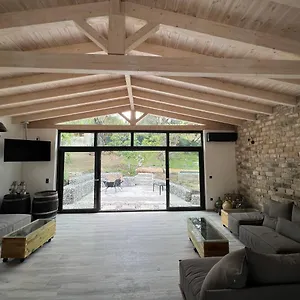 Stablus House Holiday home *