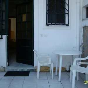 Apartment Lakis *