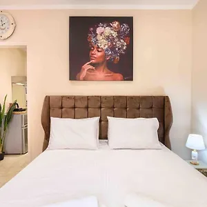 La Casa Di Fay Al Porto Apartment