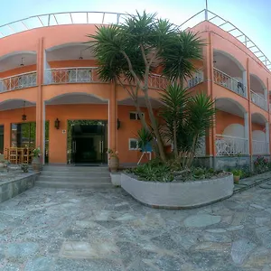 호텔 Benitses Arches 2*