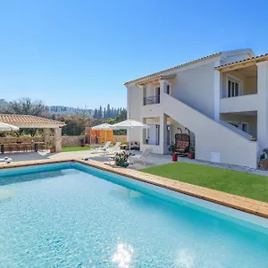 Villa Alegria A Casa Ii By Sfakera