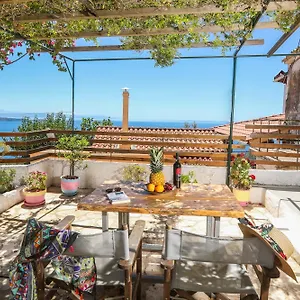 Joannas Sea-view Stone House Apartment *
