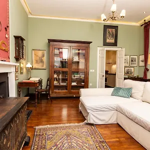 Architect's Hideway, Corfu Old Town Apartment *