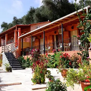Paradise Apartmanhotel 2*