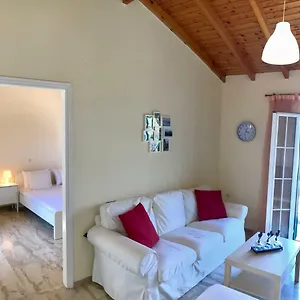 Wooden Ceiling - Close To City Center Apartment Kanali (Corfu)