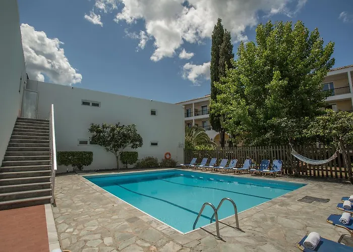 Popi Star Hotel Guviá képek