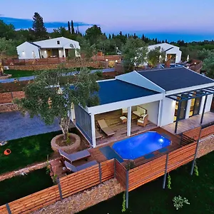Oras Corfu Vila *