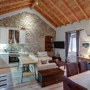 Luminous 2bd Stone In The Alleys Of Corfu Town *