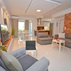 Apartment Deluxe White *