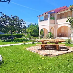 Relax Corfu * Roda (Corfu)