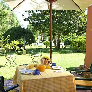 Isabella Country House, 古维亚