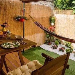 Apartment Secret Garden House, A Few Steps From The Sea *