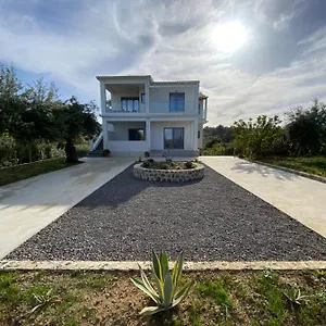 Βίλα Marianna's House Kouramaditika