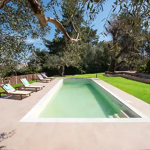 Tatil Evi Spyrelia With Private Pool & Outdoor Hot Tub *