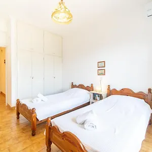Prima Apartment *