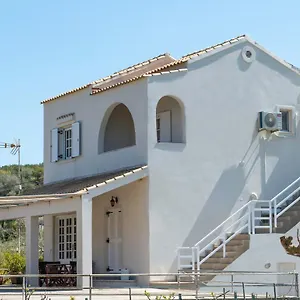Pecka's House By The River Apartament Marathias
