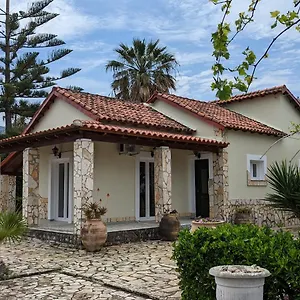 Almyros Garden House Vilă