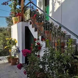 Holiday home Gwgw's House *