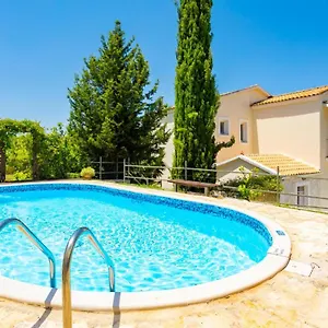 Mavrikia Villa Sfakera