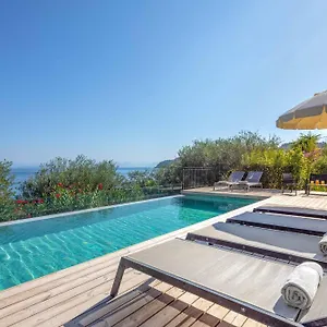 Villa Apanemia Mare Chlomos