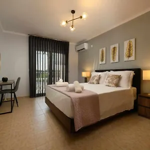Alina Apartment *