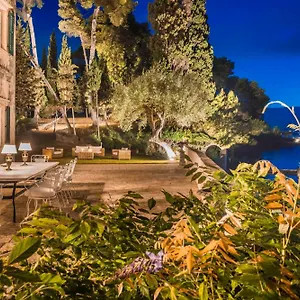 Magnificent Seafront Corfu - 5 En-suite Bedrooms -the Durrells House | Historic Elegance & Modern Luxuries - Direct Access & Private Heated Pool *