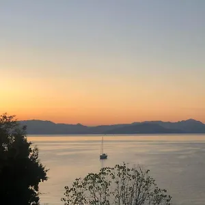 Daire Azzuro Sea View Achílleion
