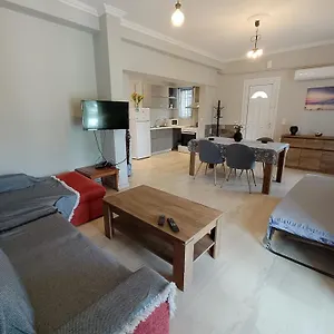 Holiday home Corfu Pintsis House 2 Kompitsion
