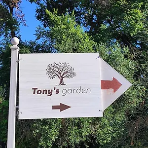 Tony's Garden House Dom wakacyjny