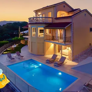Estasia Luxury With Private Pool By Dadovillas فيلة