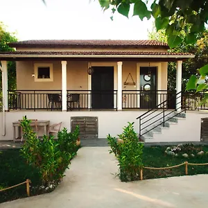 Ostrica Family House *