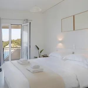 Thea Apartment *