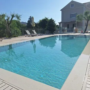 Villa Breeze *