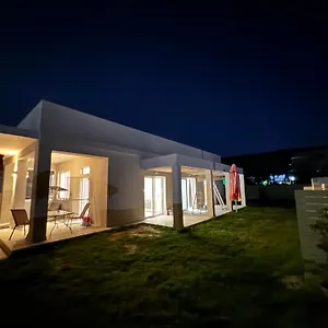 דירה Moraitika Village *