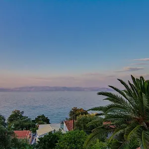 Athina Hotel Mesongí