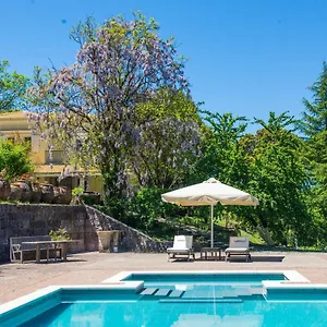 דירה Arete Excellence Apartments, Petáleia