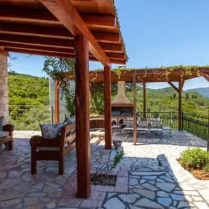 Traditional Fioretta Villa