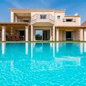 Johnnie Villa